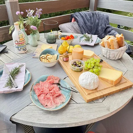 Antares Spiekerooger Gaestehaus-sonnengartenterrasse West - 2 Appartement